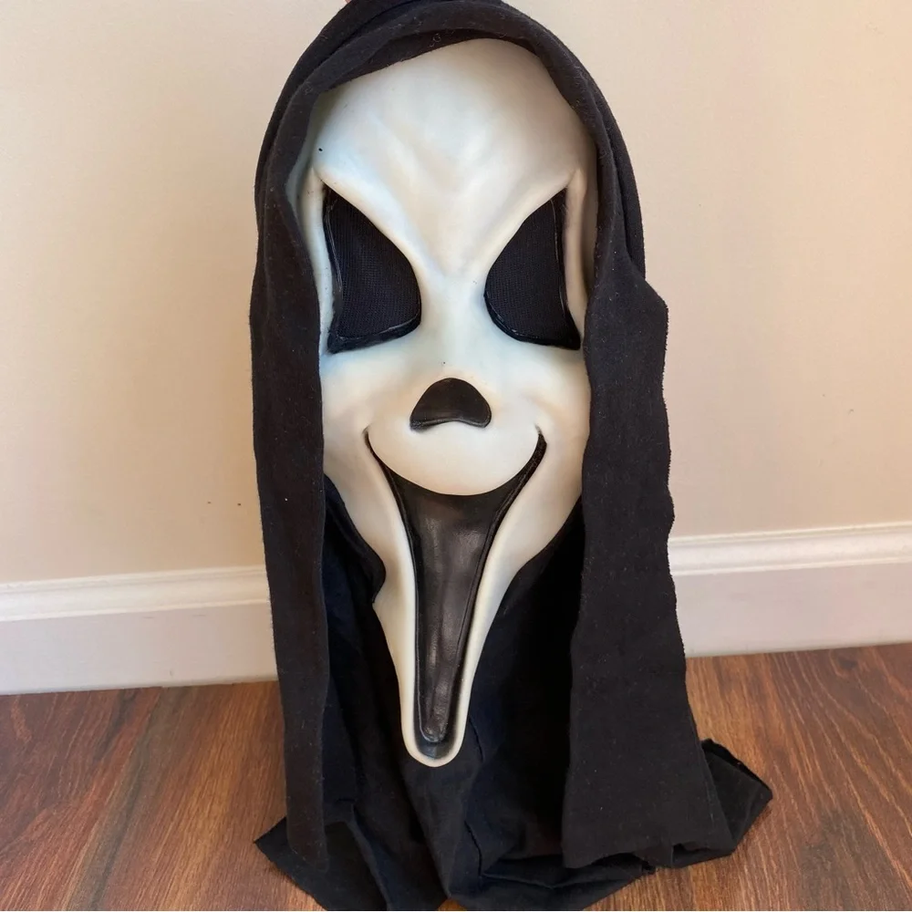 Vintage Scream Cloth Hood Smile Happy Ghost Face Fun World Div